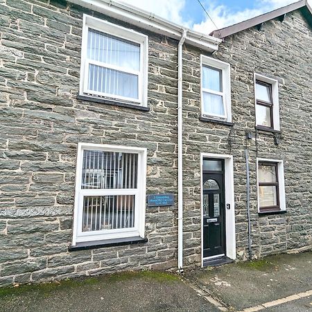 Cheerful 2 Bed Home With Mountain Views ブライナイ・フェスティニオグ エクステリア 写真