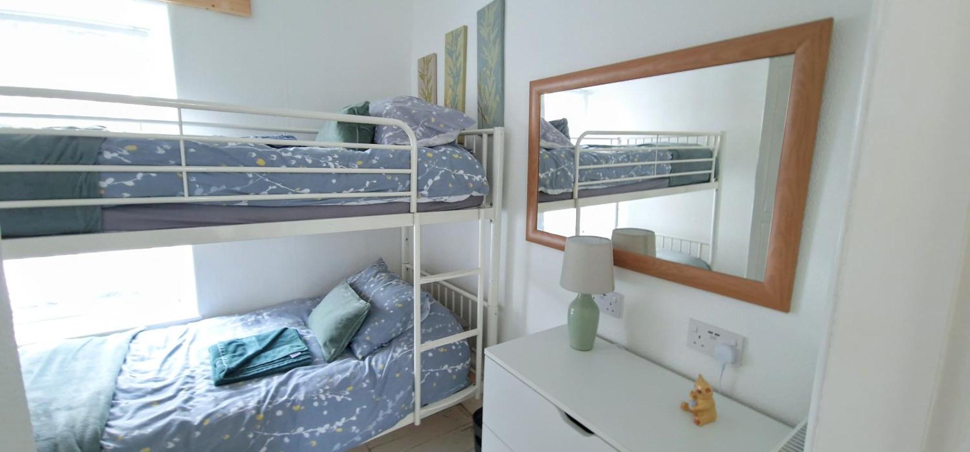 Cheerful 2 Bed Home With Mountain Views ブライナイ・フェスティニオグ エクステリア 写真